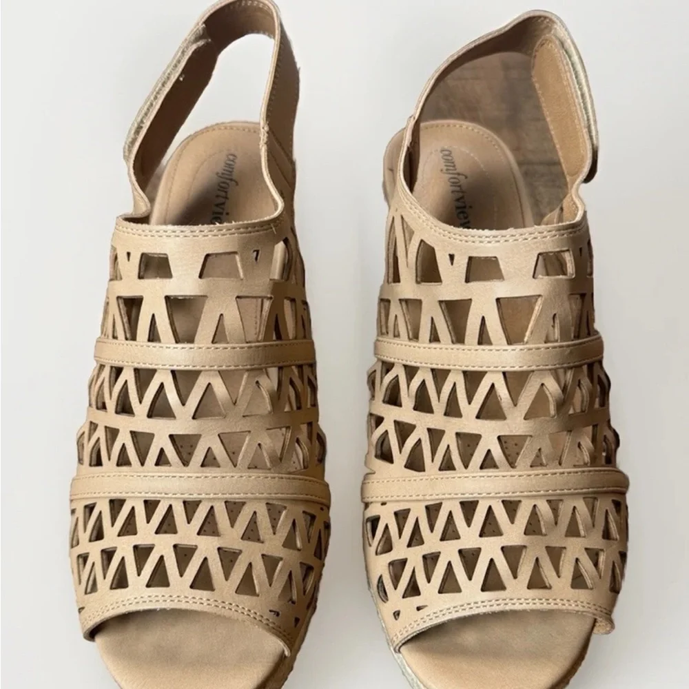 (9W) Comfortview Beige Cutout Wedge Sandals Espadrille